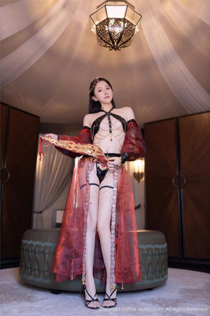 国内素人泳装美女户外写真海报