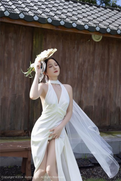 丰满的大乳老师三级在线观看海报