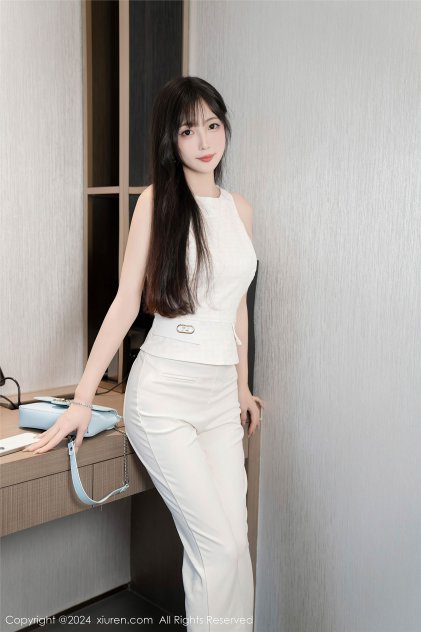 李丽珍不扣钮的女孩海报